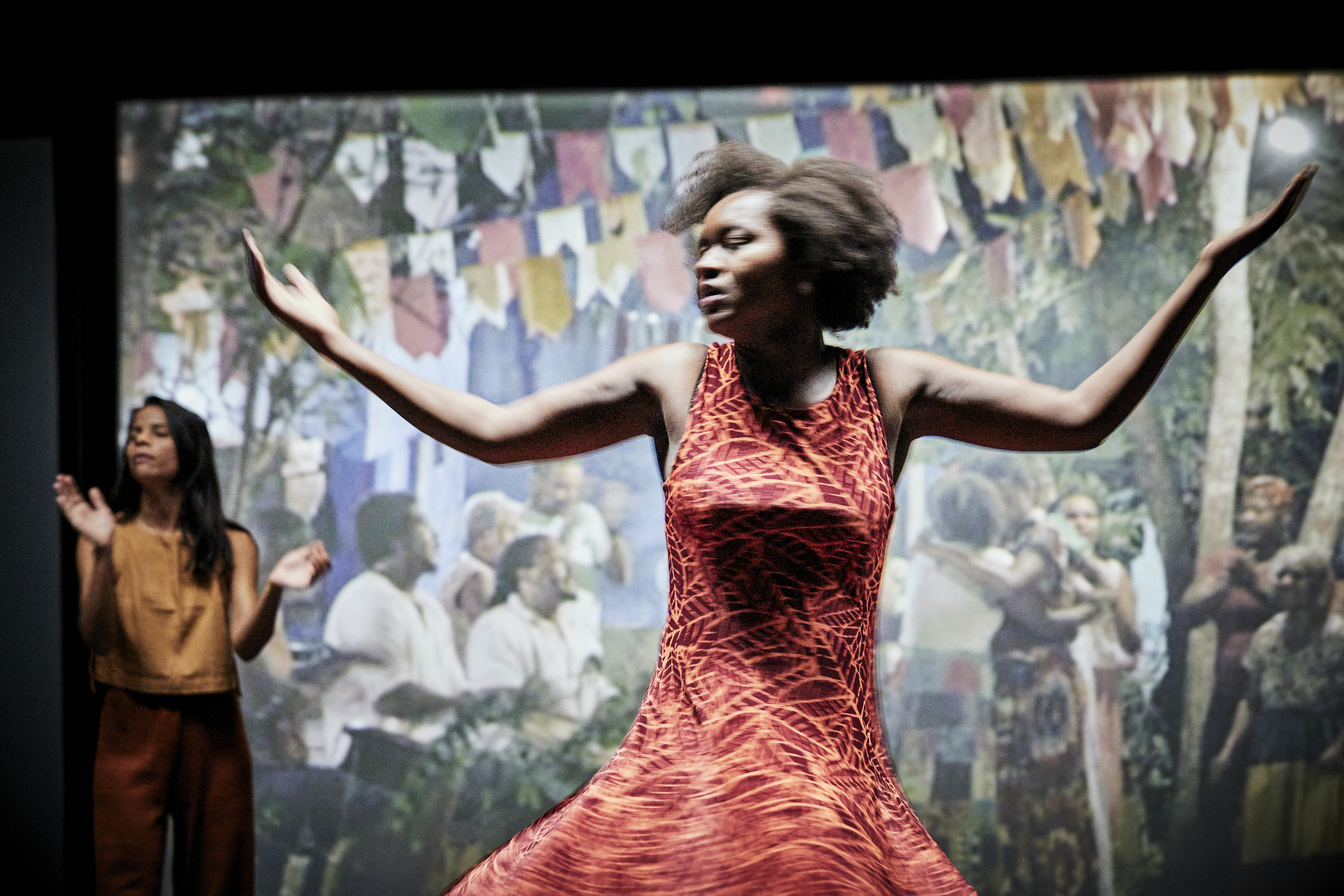 Two women performing onstage in Christiane Jatahy: Depois Do Silêncio (After the Silence).